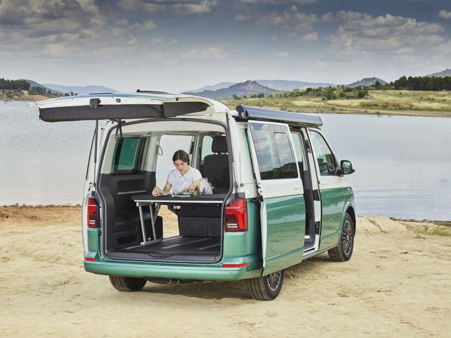  Volkswagen California Beach (T6.1) 2019 года  (WW) (фото 8 из 33)